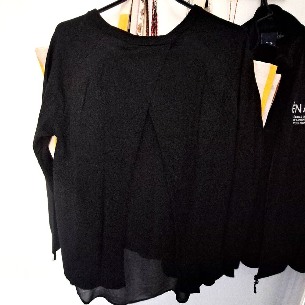 Halston fine knit sweater
